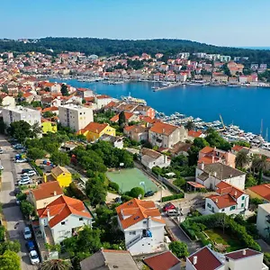 Leon & Rent A Quad Apartman Mali Losinj