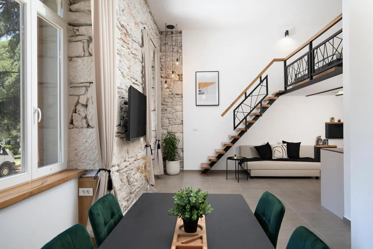 K- Apartments Πούλα